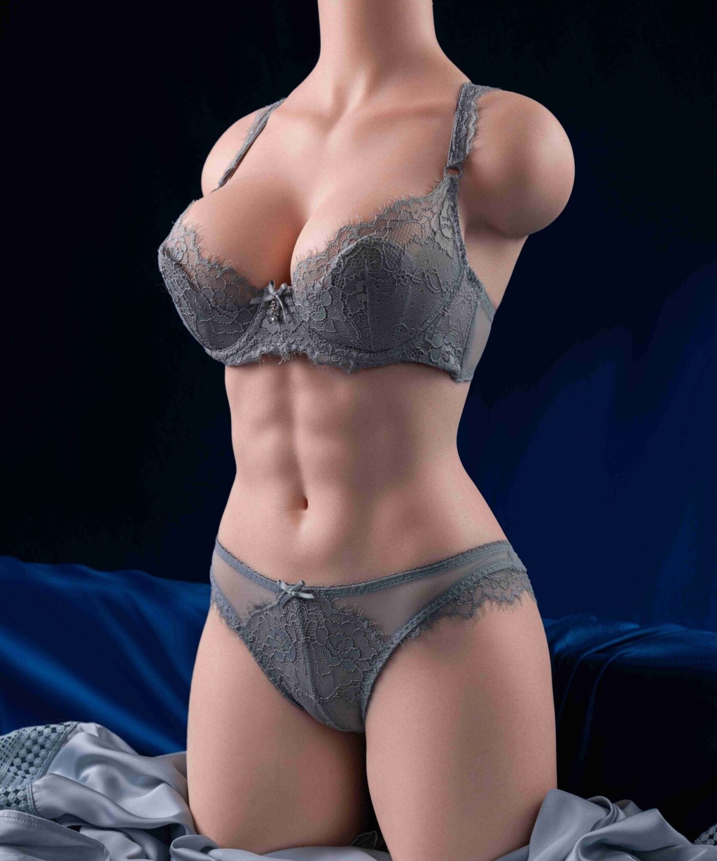 Half Body 04 健美女生 白皙肌 全矽膠半身軀幹娃娃 12.5 kg